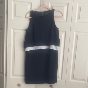 Banana Republic Black & White Colorblock Sheath Dress - Size 2.  #0401